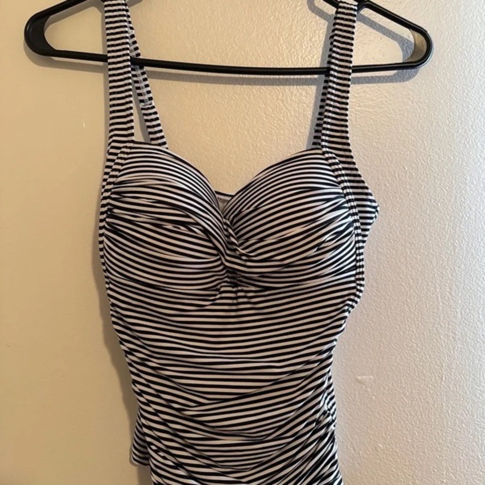 Black & White Striped Women's Tank Top